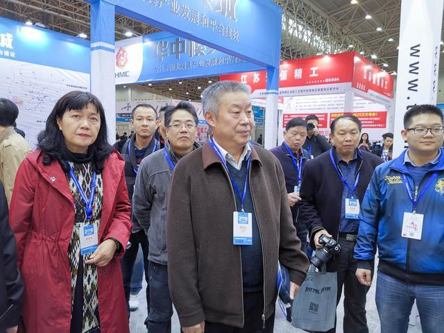 2018武汉国际新能源汽车工业展在武汉盛大开幕